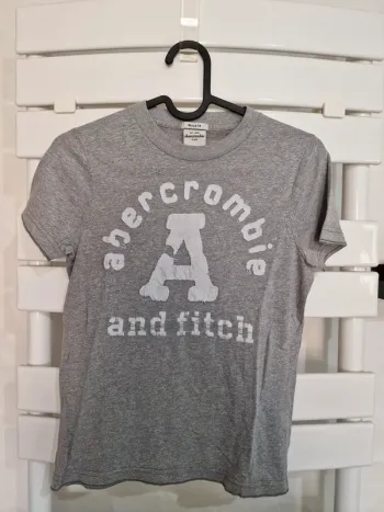 tee-shirt gris Abercrombie Kids