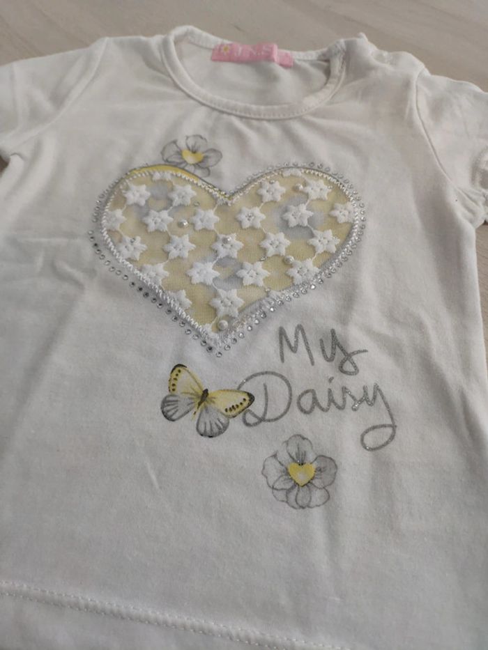 Joli t shirt m'y Daisy coeur et papillon 18 mois - photo numéro 2