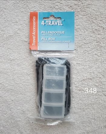 Boîte à comprimé avec 4 compartiment