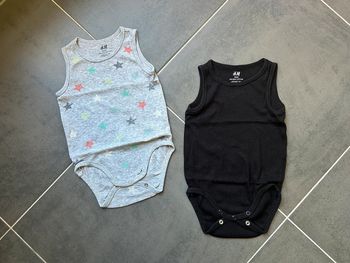 Lot de 2 bodys sans manches débardeurs bébé garçon H&M