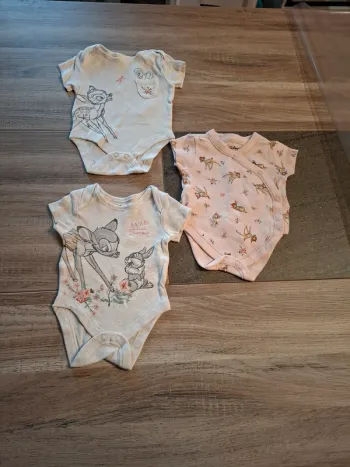 Lot 3 bodies bambi neuf 1 mois