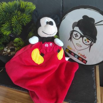 Doudou Plat mickey  Rouge jaune noir Pieds Losange Disney Nicotoy Simba Toys