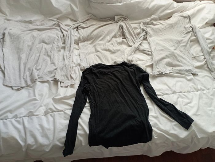 Lot 4 maillots de corps manques diverses 10 ans 3€5 - photo numéro 3