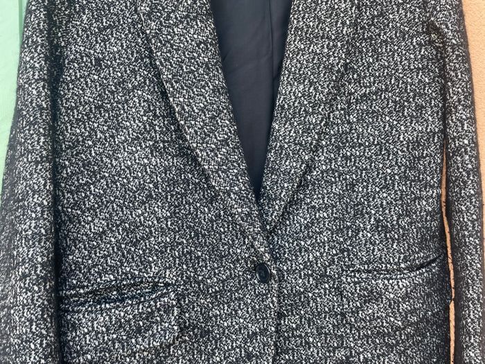 Veste noire et blanche - photo numéro 3