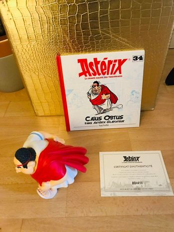 Figurine Caius obtus d’Astérix