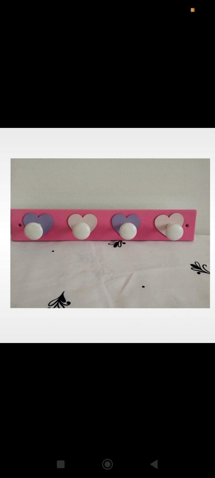 Porte manteau en bois fuschia