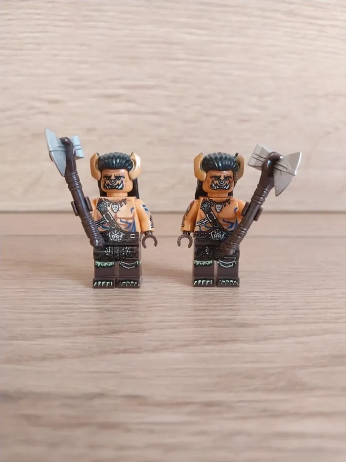 Figurines type lego 2 guerriers orcs Warcraft