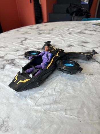 Véhicule Sunbird et figurine Shuri 15 cm