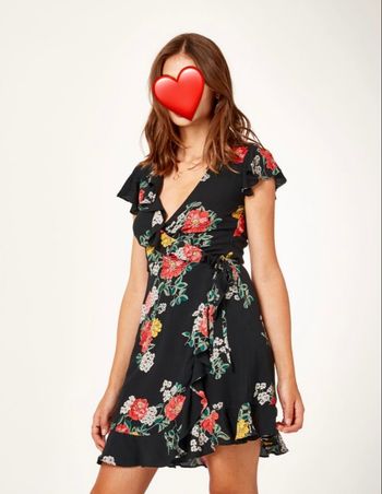 Robe cache cœur noire fleurie Jennyfer