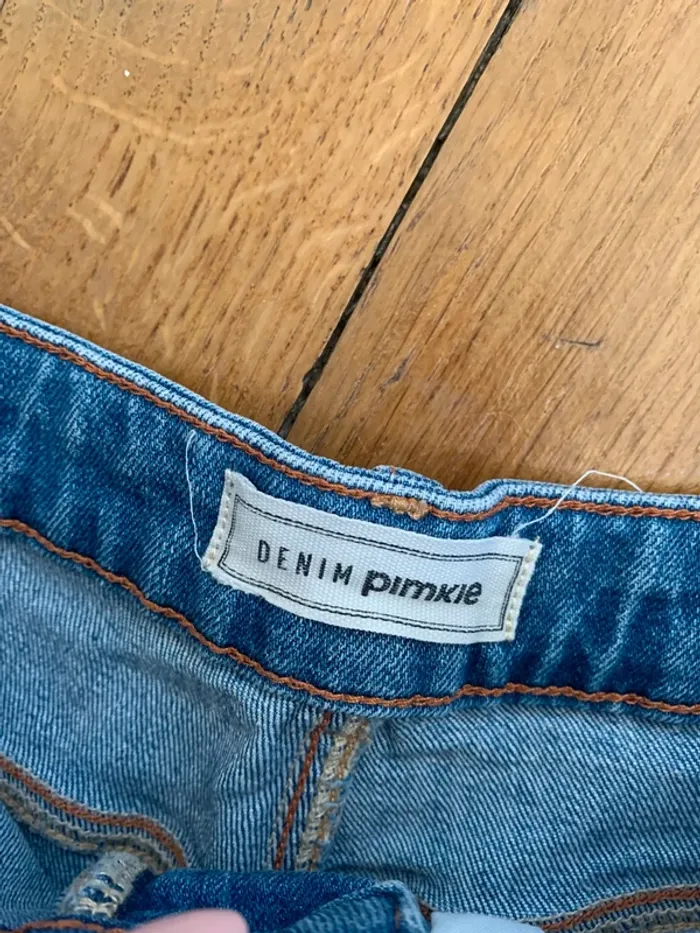 Short en jean court avec fleurs - photo numéro 3