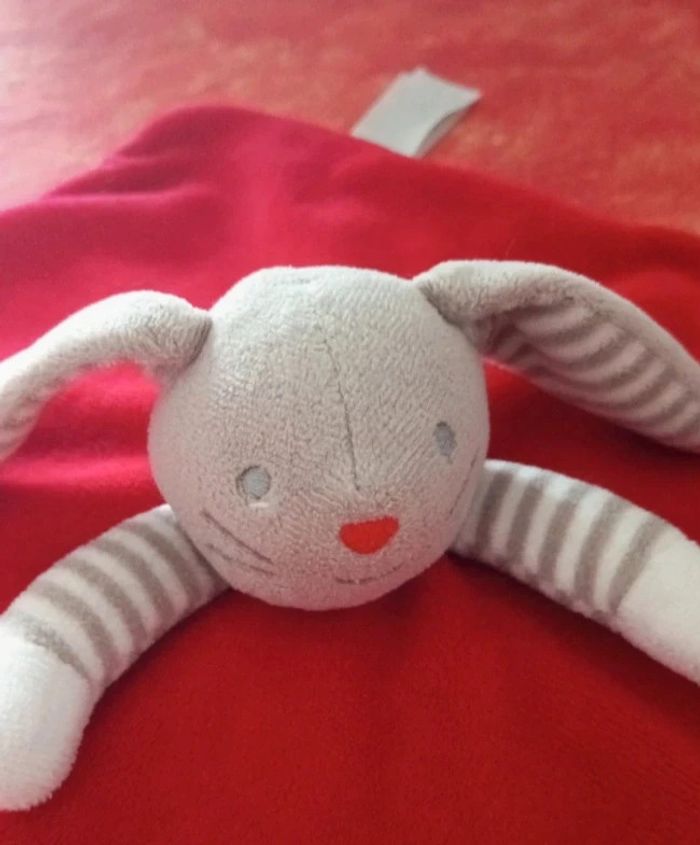 Doudou lapin Obaïbi rouge et gris à rayures - photo numéro 2