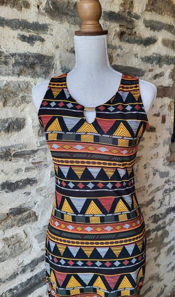 Robe sans manches motifs africain orange jaune noir Taille 38