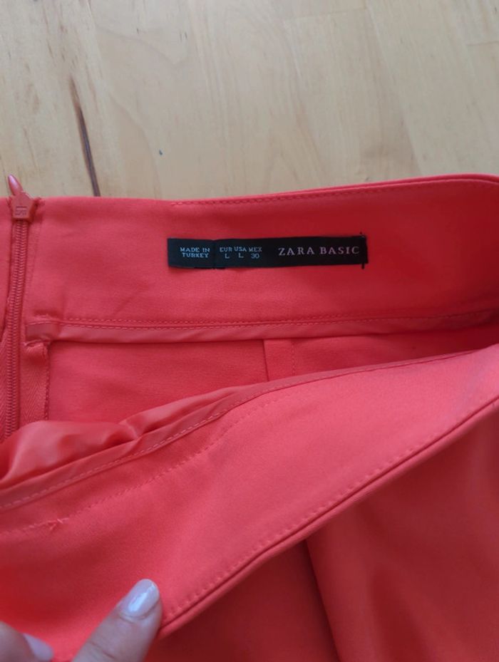 Jupe courte corail Zara poches italiennes pincées - photo numéro 4