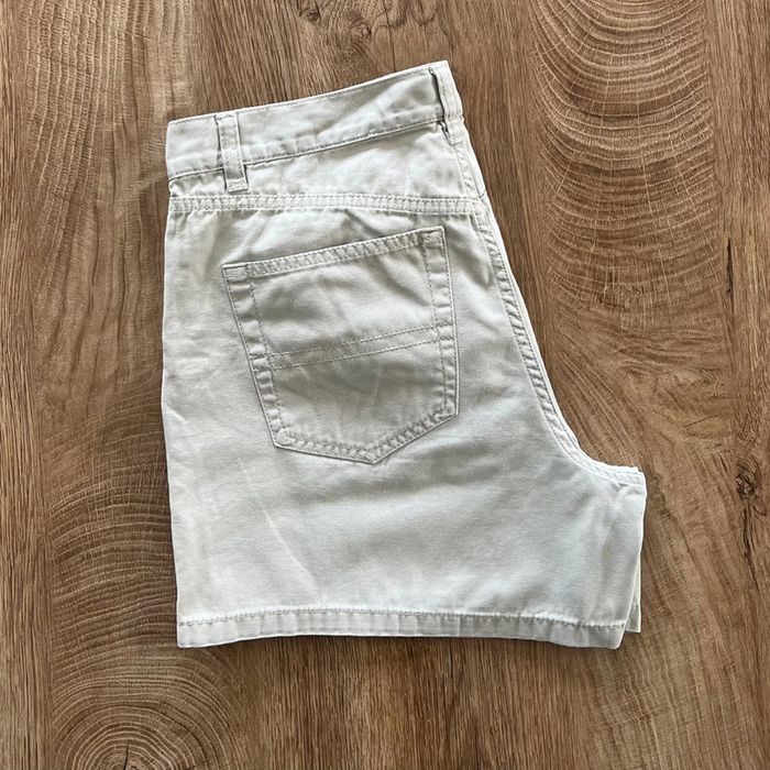 Short court beige Tommy Hilfiger pour femme, taille 4 (36 taille française) - photo numéro 3