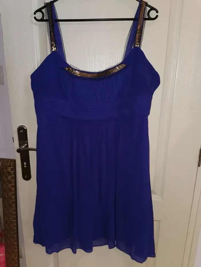 Jolie robe de soirée violette T 46 - photo numéro 2