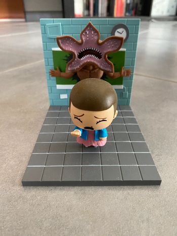 Figurine stranger thing