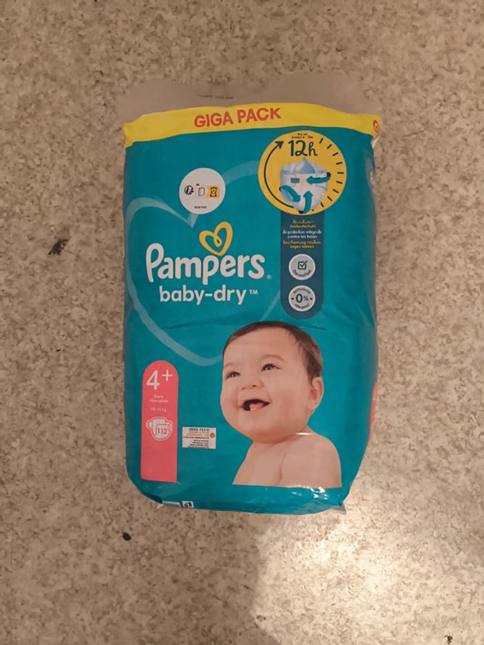 Pampers baby-dry lot de 112 couches taille 4+ neuve