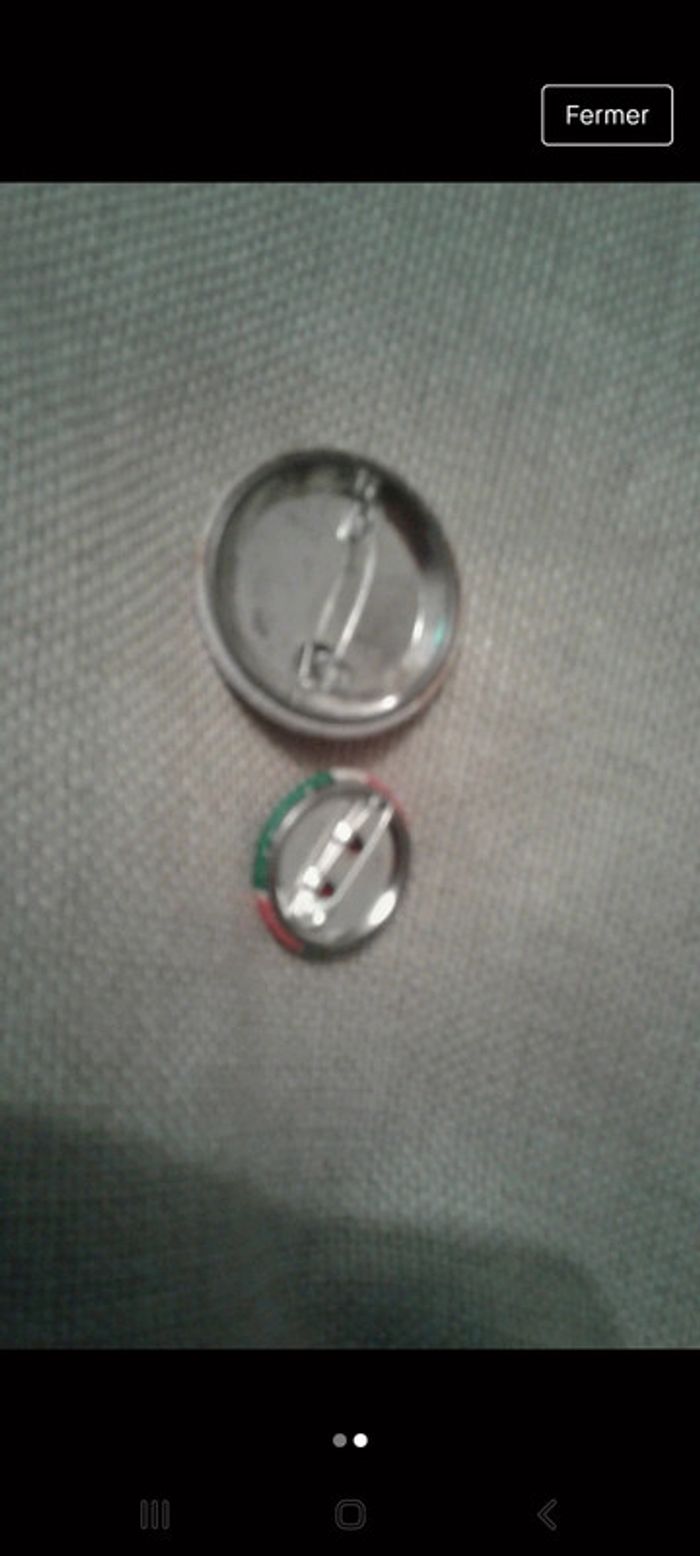 Lot 2 badges - photo numéro 2