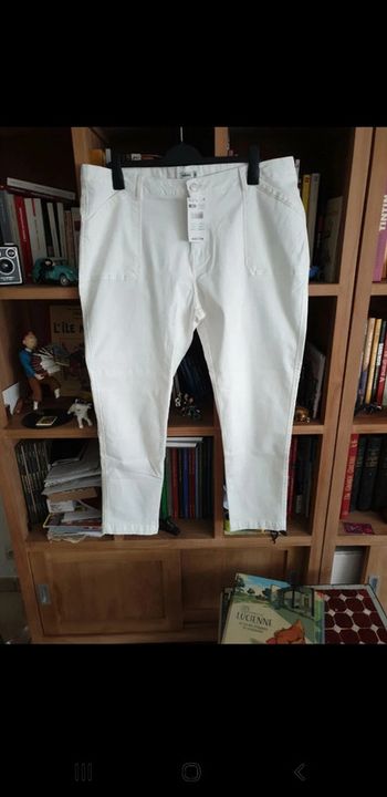 Pantalon écru  screch neuf taille 50