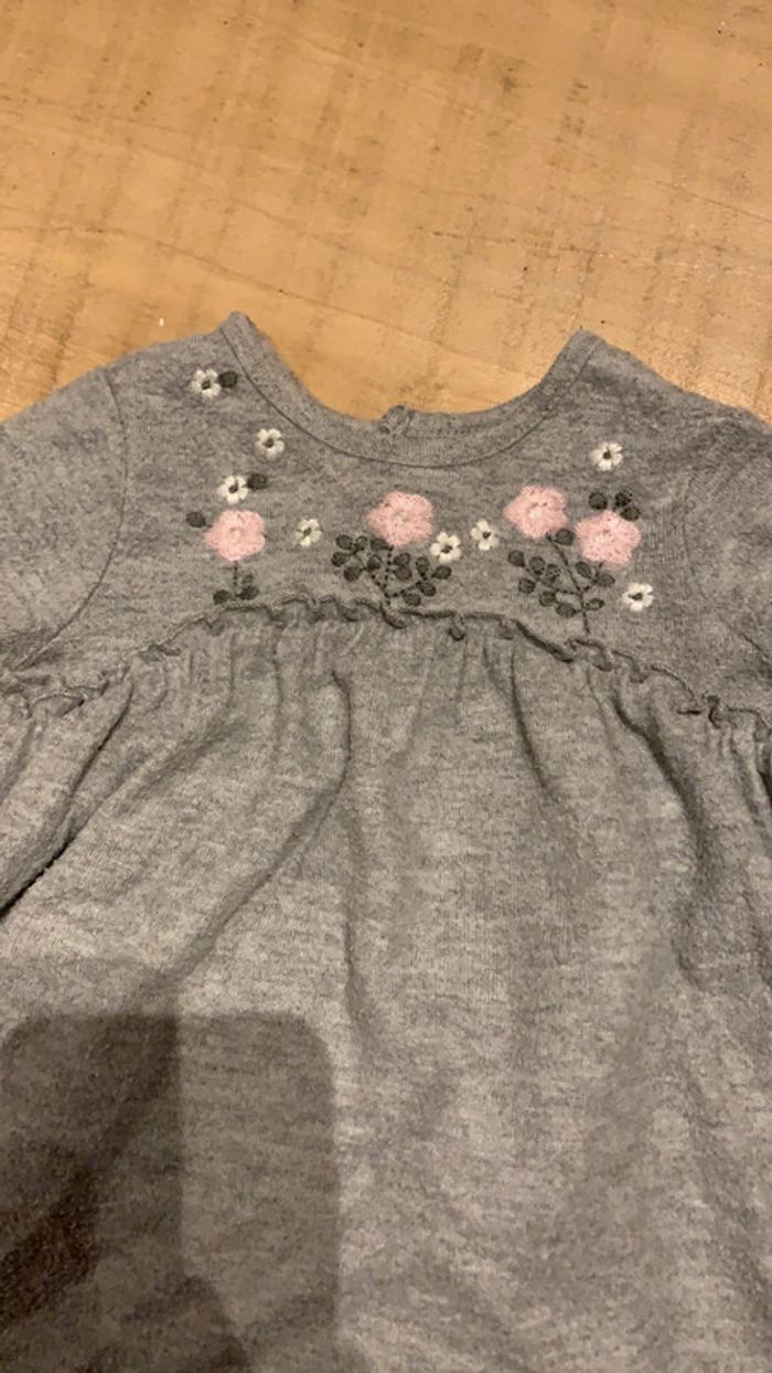 Ensemble leggings et pull léger 12 mois en très bon état - photo numéro 2