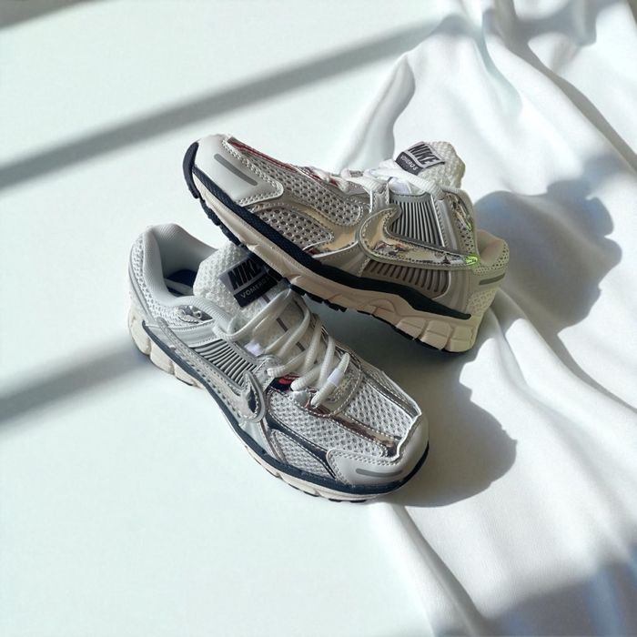 Nike zoom vomero 5 argenté - photo numéro 3