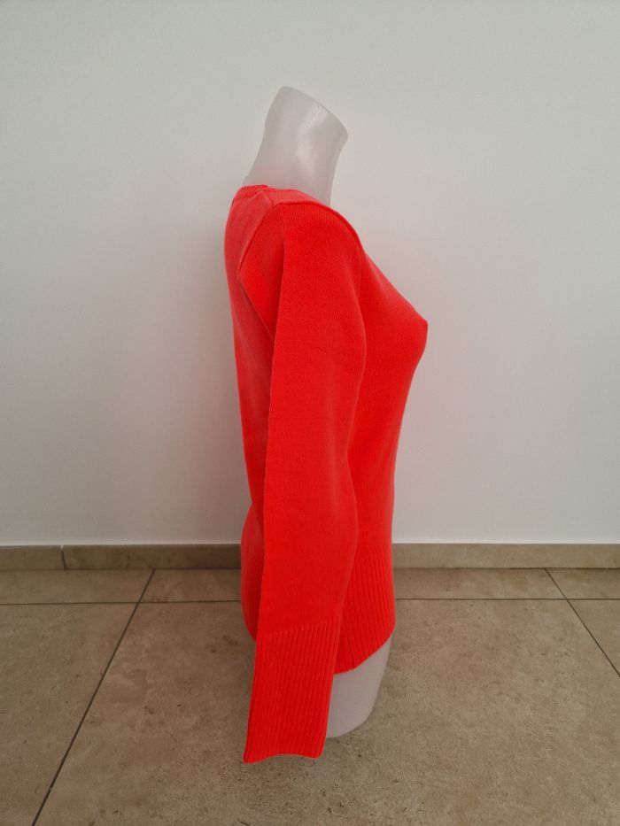 Pull rose vif col v, Jennyfer - photo numéro 4