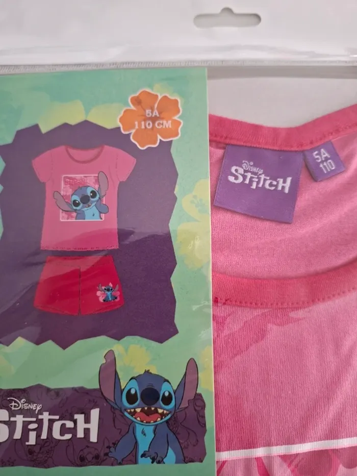 Ensemble Tee-shirt short Lilo & Stitch neuf avec étiquette taille 5 ans - photo numéro 3