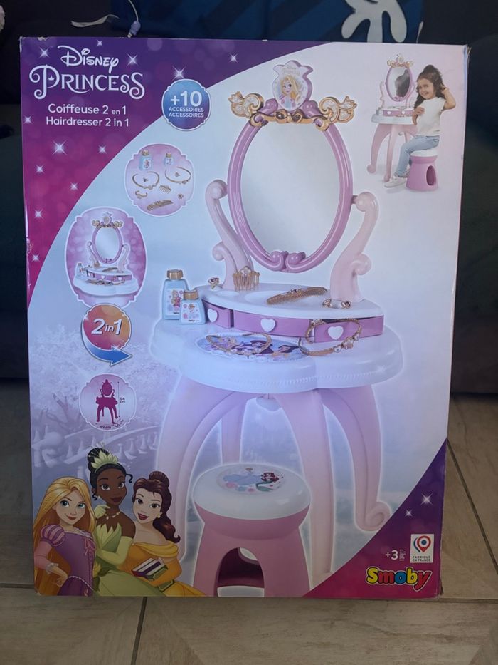 Smoby coiffeuse Disney Princesse neuf