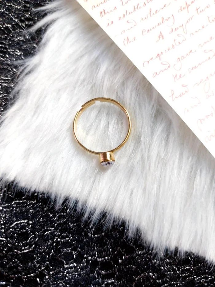 Magnifique bague discrète et raffinée. Pierre blanche. Ajustable - photo numéro 5