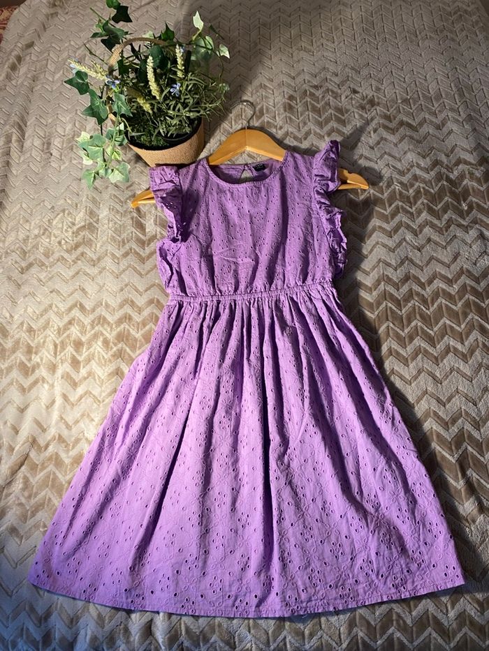 Robe en broderie anglais Kiabi taille 10 ans - photo numéro 3