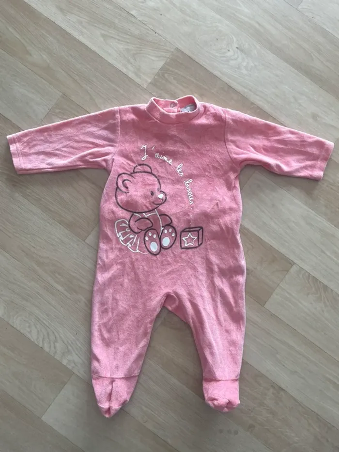 Lot 5 pyjama velours fille 6 mois - photo numéro 2