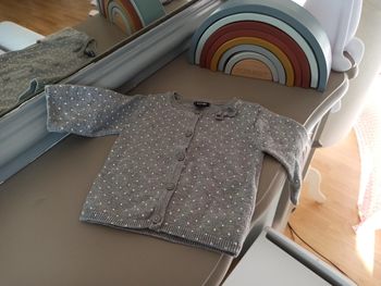 Gilet gris à pois gris 3 mois KIABI