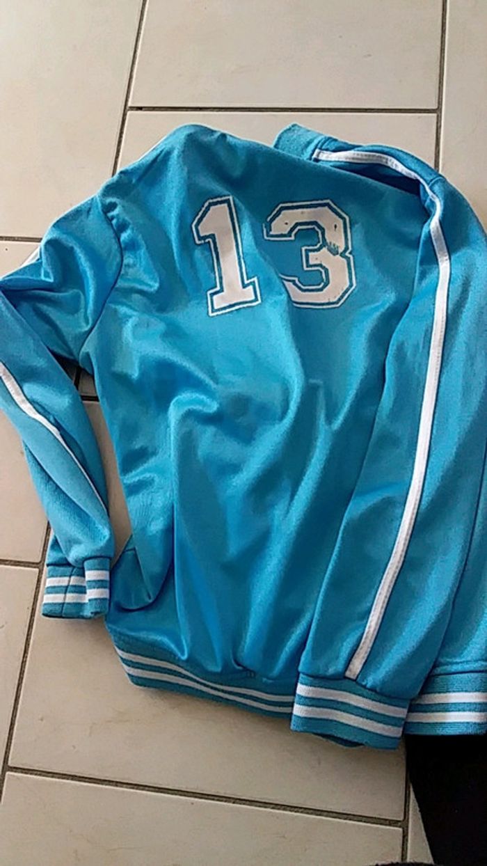 Jogging Marseille taille 14a - photo numéro 2