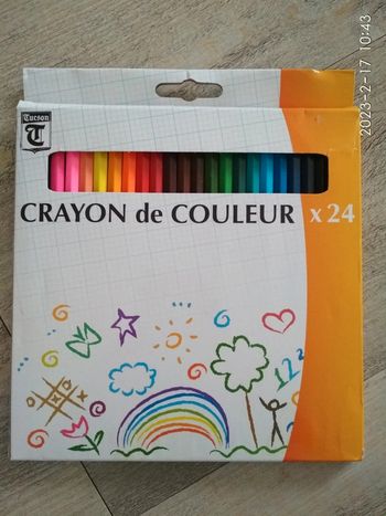 24 crayons de couleur