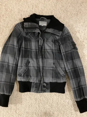 Manteau à carreaux