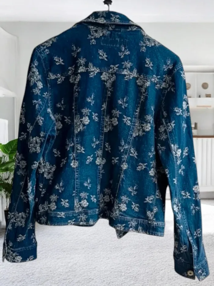 Veste en jean Hennes ,coupe droite , motifs blancs floraux, texture stretch - photo numéro 8
