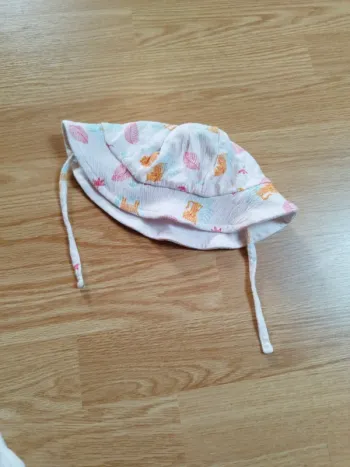 Bonnet fille blanc et tigre 62 cm