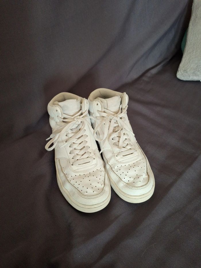 Basket NIKE taille 40