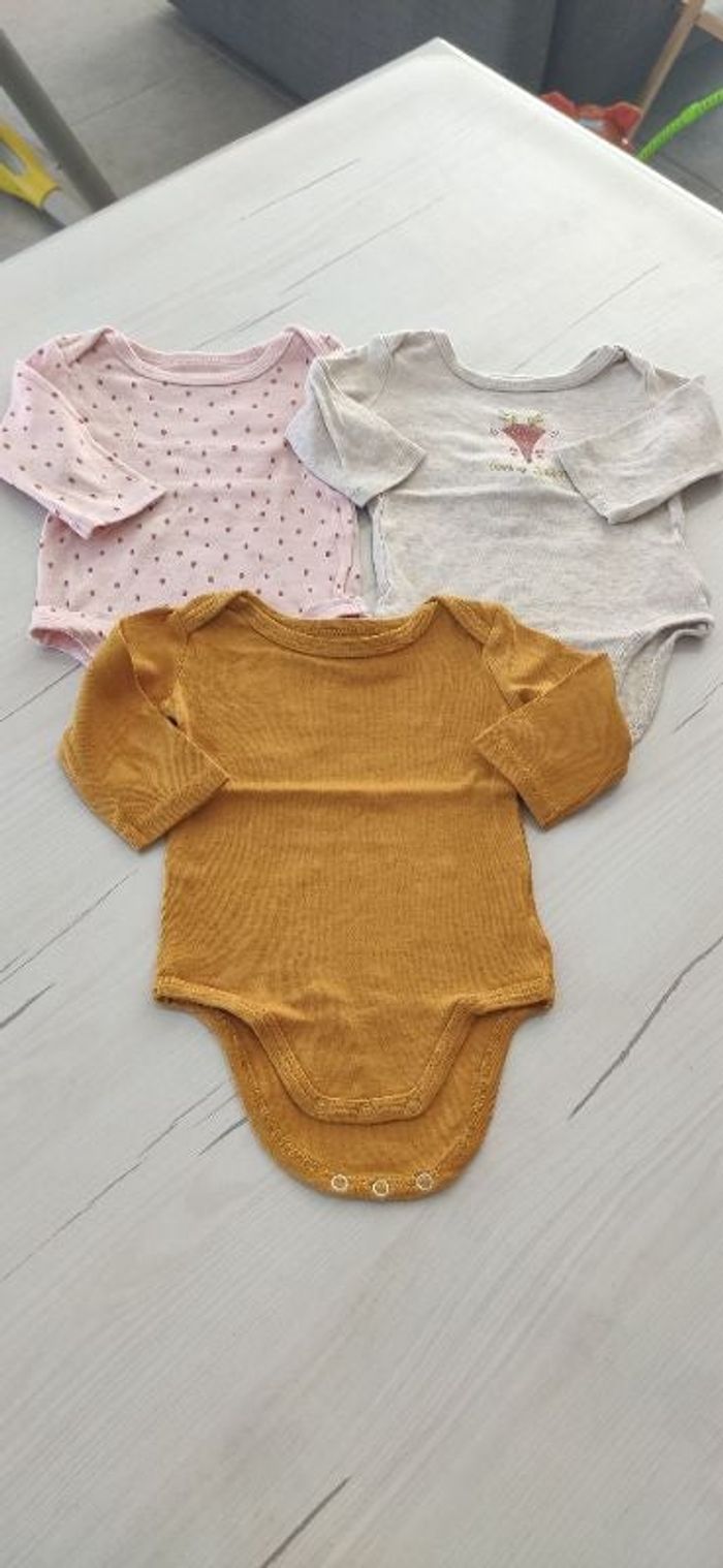 Lot 3 Bodys Fille