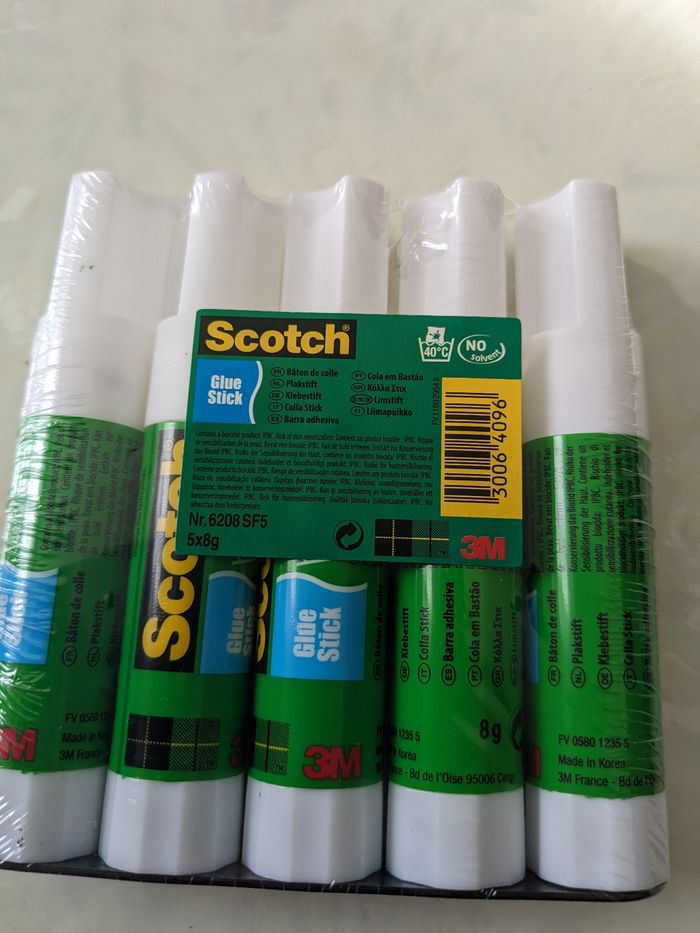Lot de 5 tubes de colle blanche glue stick Scotch. 8 grs - photo numéro 2