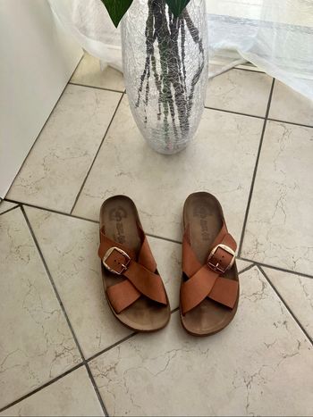 Tongs en cuir couleur brique T.40