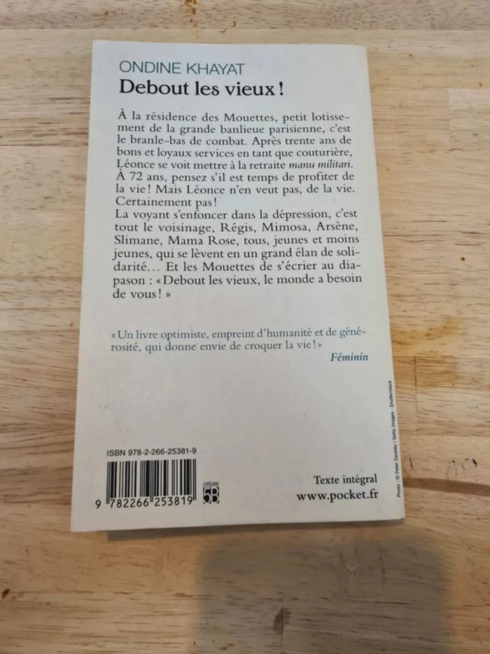 Livre poche Debout les vieux ! De Ondine Khayat - photo numéro 2