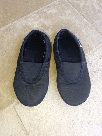 Paire de chaussons mixtes pointure 26 27
