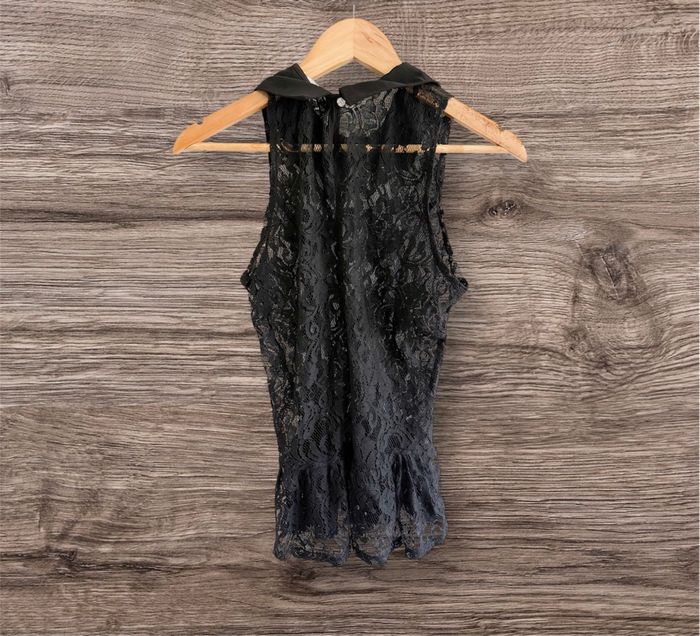 Top avec col sans manches noir en dentelle taille 40 L - photo numéro 3