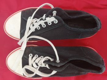 tennis basket en toile noire 38