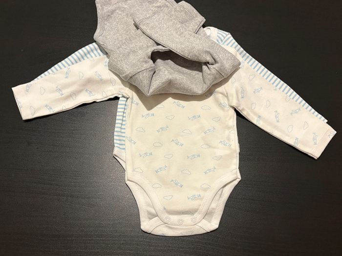 Lot de 3 bodies « Livraison de bisous » Manches longues Mots d’enfants Taille 6 mois. - photo numéro 2