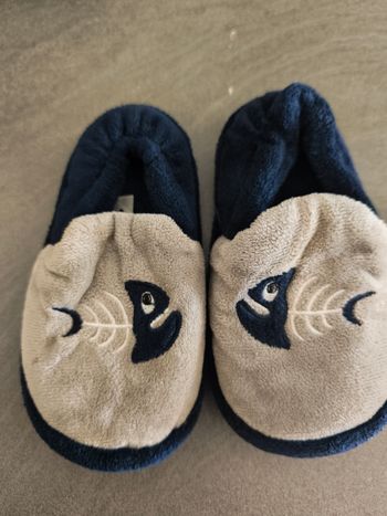 Pantoufles pointure 28 Tex 