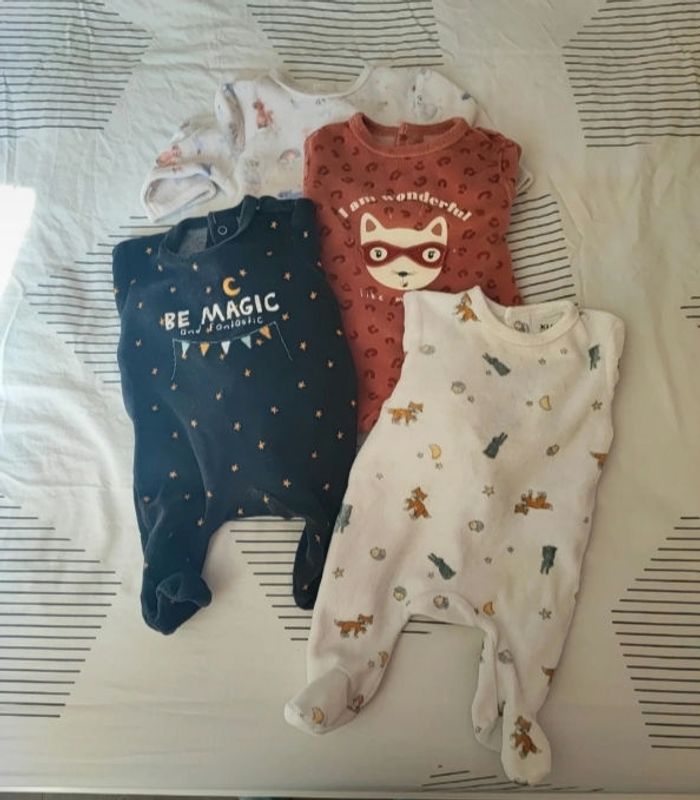 Pyjamas 1 mois