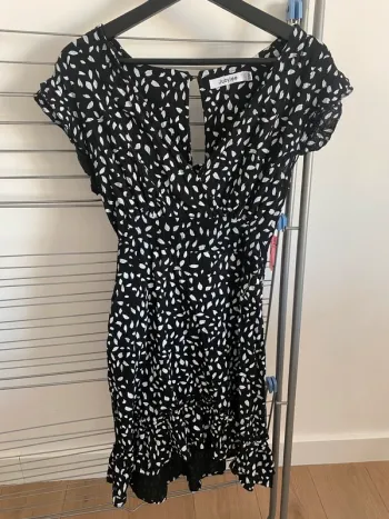 Robe noir et blanche