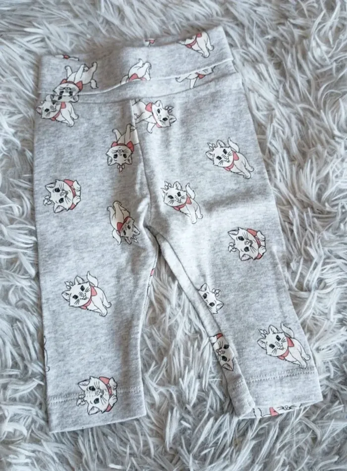 Magnifique petit legging marie 2/4 mois 💐